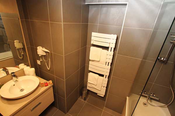 Hotel La Galise Bathroom image of